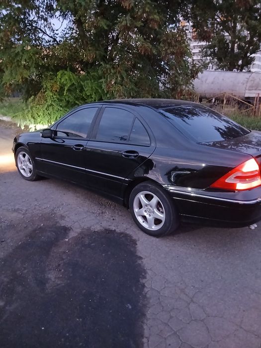 Mercedes-Benz C-Class 2005 VIN WDB2030461A776383 фото оголошення 4 з 8