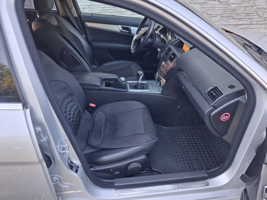 Mercedes-Benz C220 CDI idealny stan 2010r