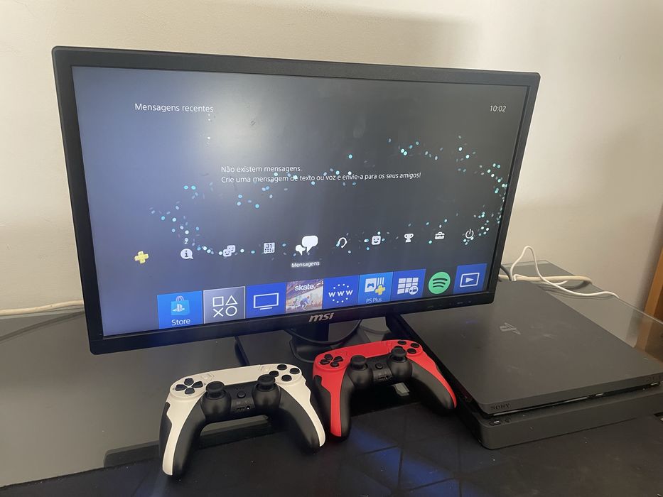 PLAYSTATION 4 SLIM / 500GB