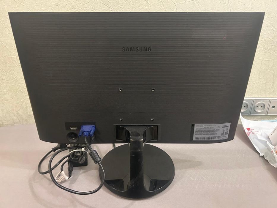 Монитор Samsung s22f350fhi