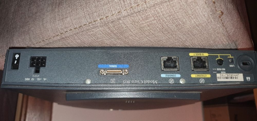 Router Cisco 1605 ISDN + Router Cisco 805 Serial