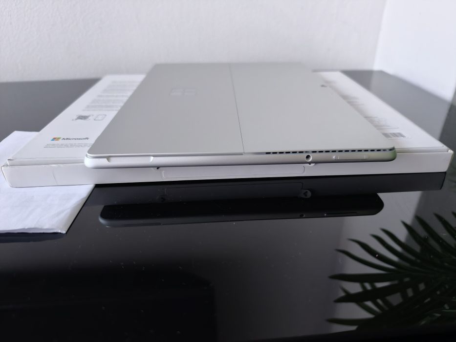 Microsoft Surface Pro 8 (16GB RAM) Como Novo + Teclado Signature & Pen (Garantia)