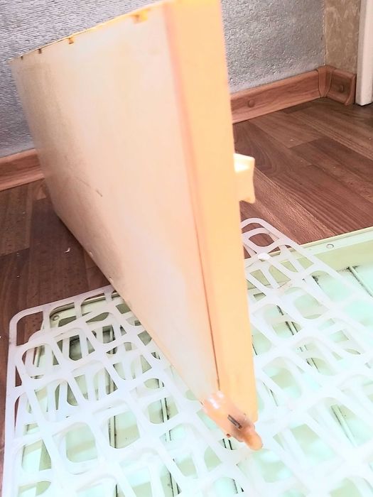 ХолодильникуНачинка Дверца и Поддон из пластика