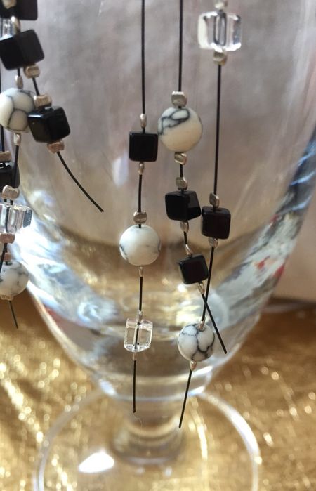 Kolczyki wiszące howlit + onyks + kryształ