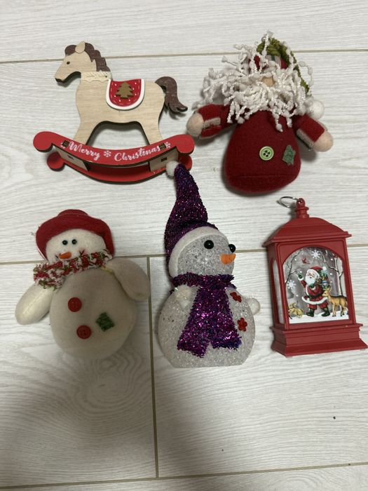 Лот новорічних іграшок