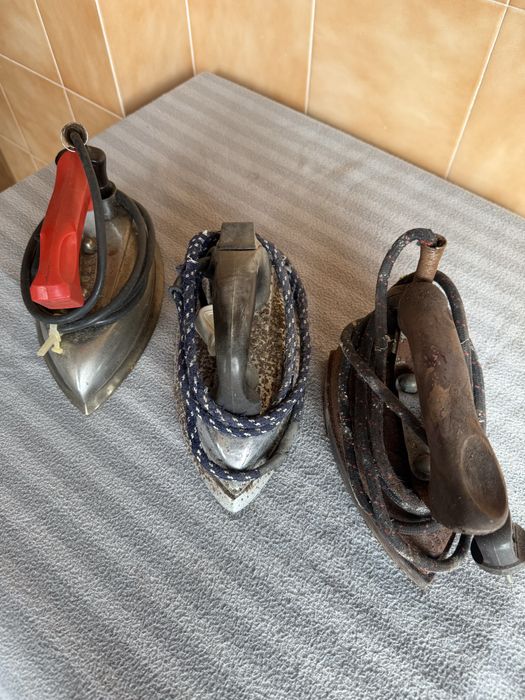 Ferros de engomar antigos