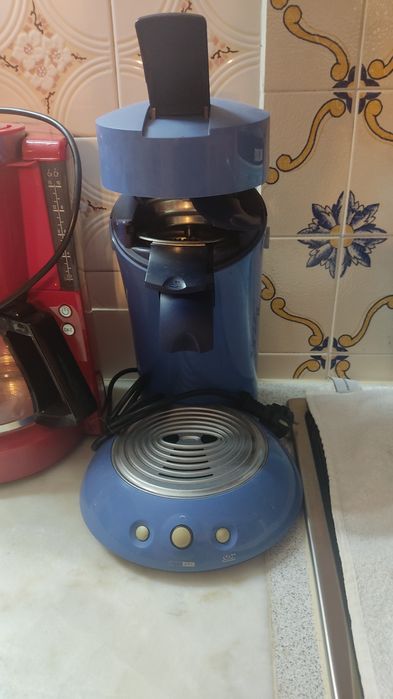 Máquinas de café água e expresso