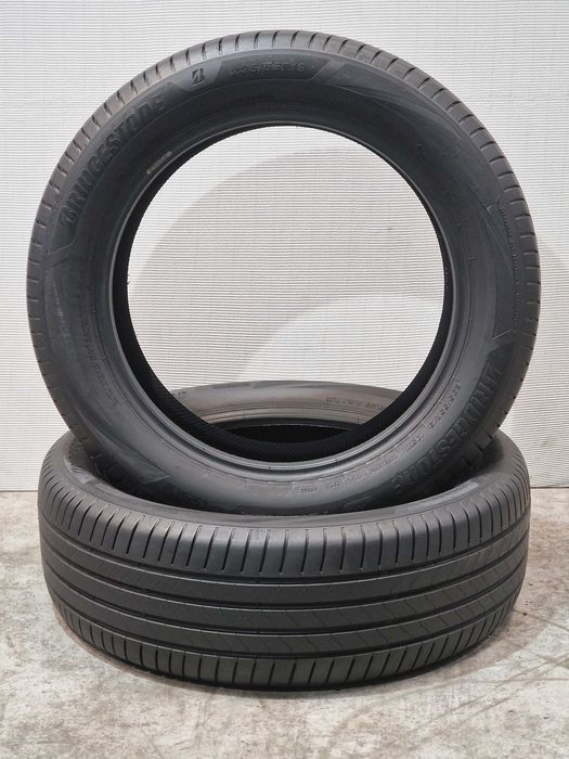 2 Pneus 235/55R19 BRIDGESTONE Semi Novos