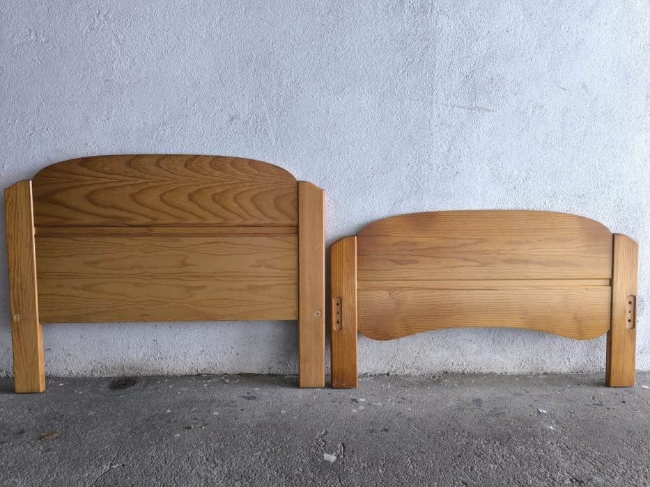 Cama e mesa de cabeceira