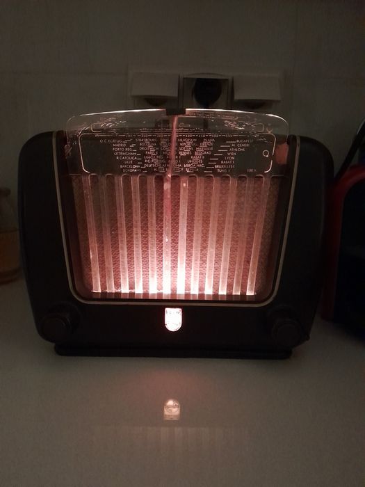 Rádio Philips a válvulas anos 50