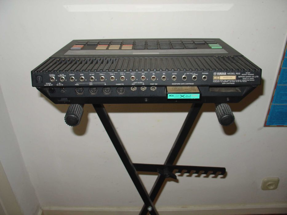 YAMAHA RX5 Vintage Drum Machine