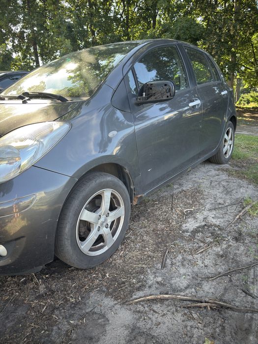 Toyota Yaris 1.3VVT-I uszkodzony!!!