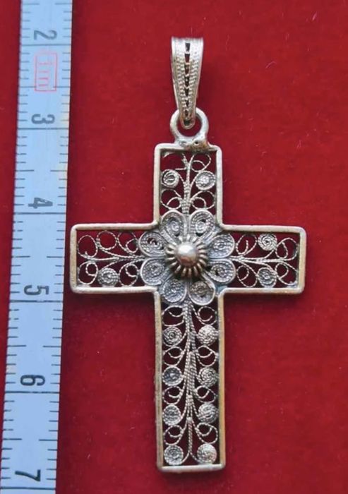 Cruz de prata filigrana antiga