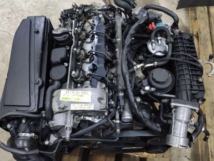 Двигатель Мотор ГБЦ  ОМ642 3.0 ОМ646 2.2 Sprinter ML GL Vito