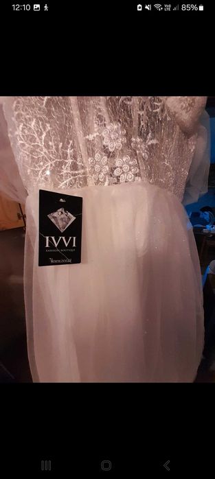 Biała suknia ślubna