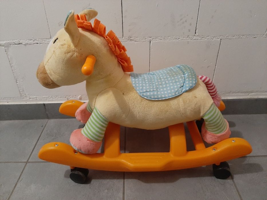 Konik na biegunach/kółeczkach