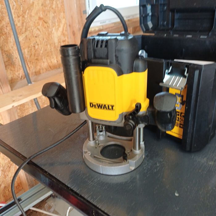 Ferzarka Dewalt DWE625K