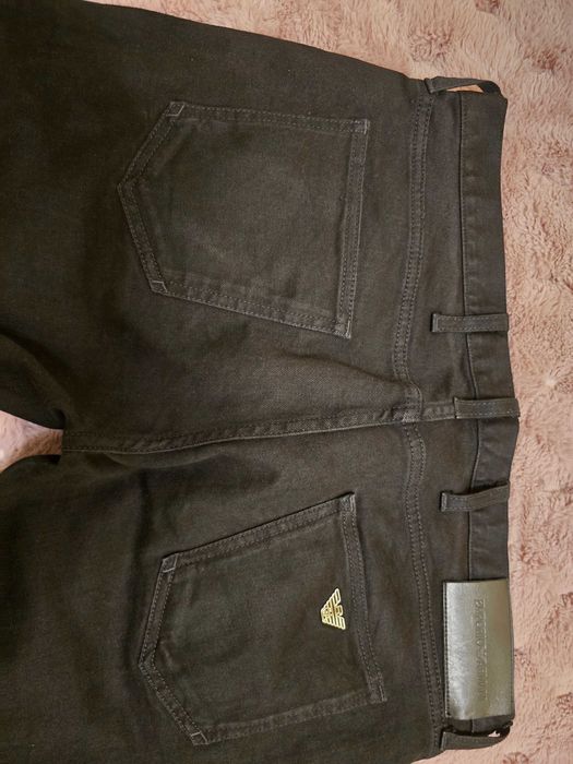 продам оригінальні джинси Armani
