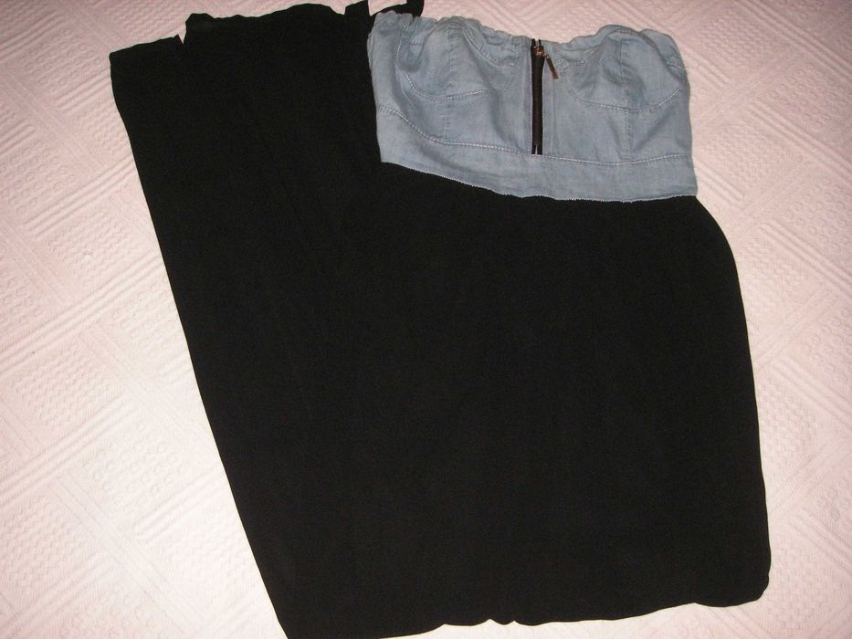 Vestido Longo com Ombros Descobertos