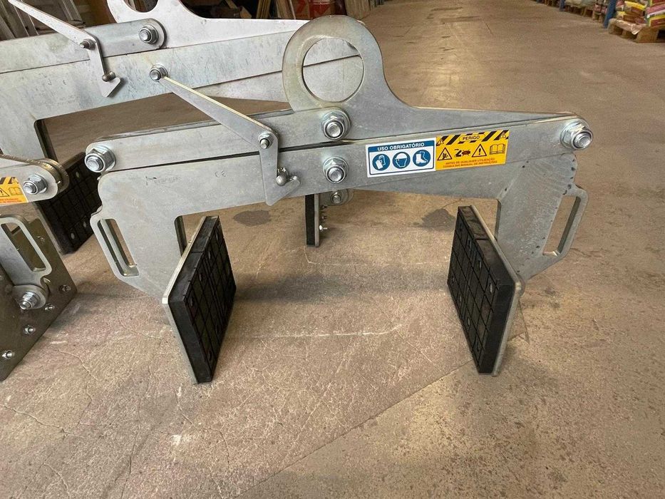 Tesoura de elevação pedra