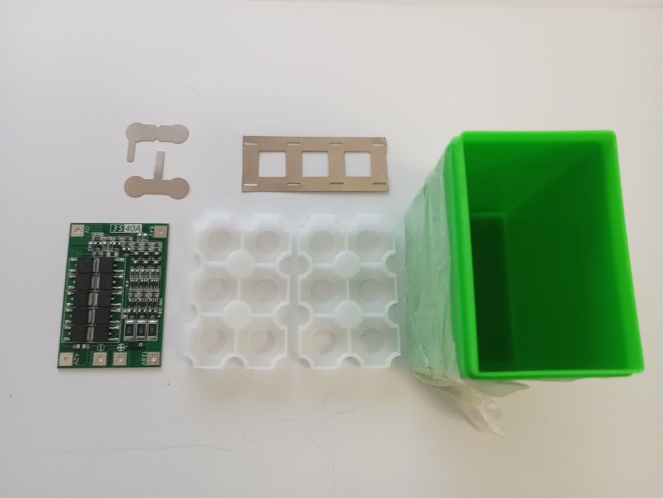 Корпус под 18650 на 6 батарей с холдерами в комплекте