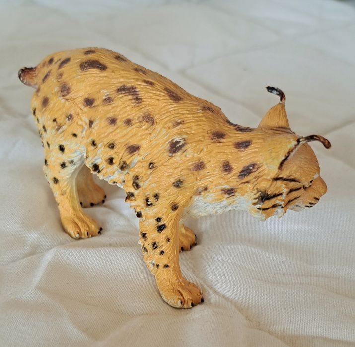 Pies i ryś, piękne i realistyczne figurki wykonane z twardej gumy