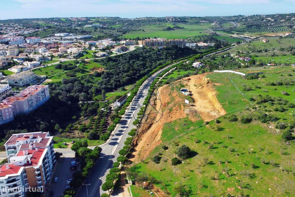 Terreno para construção de prédio multifamiliar em Lagos