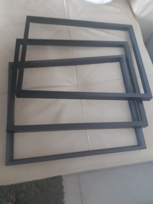 Trzy plastikowe ramki