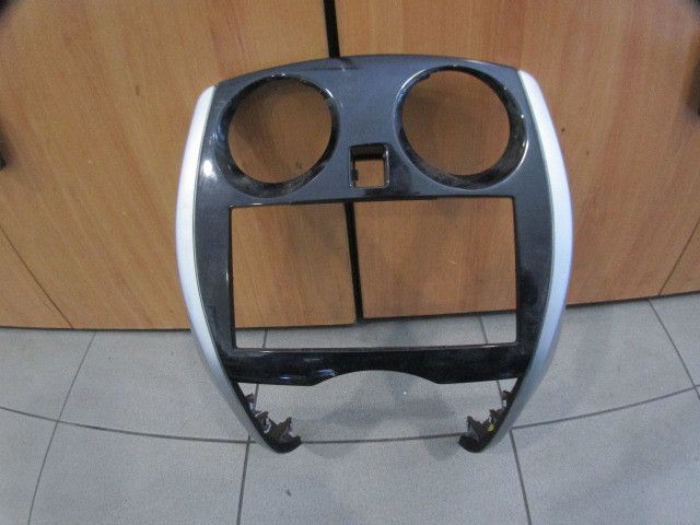 Moldura da consola central / rádio / aro NISSAN Note (E12)