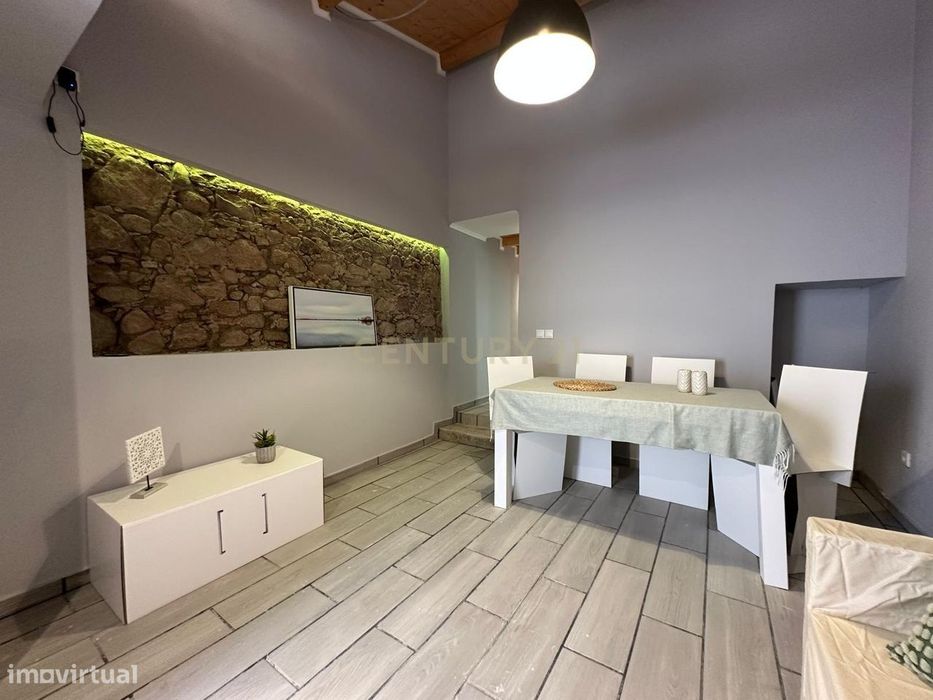 Moradia T2 remodelada com logradouro em Gafete - Crato- Portalegre