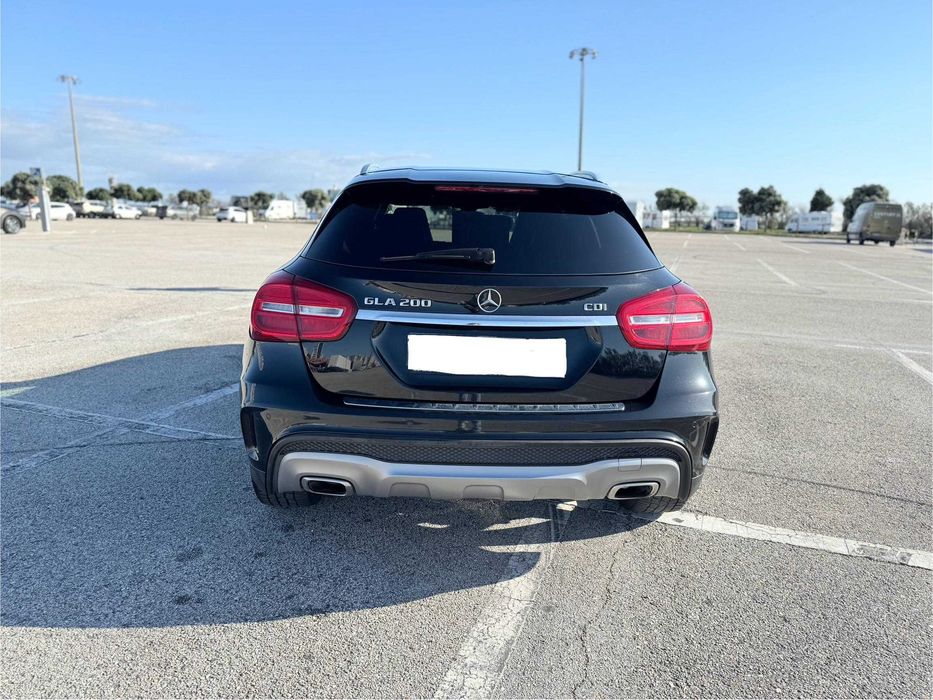 Mercedes-Benz GLA 200 — fotografia 4