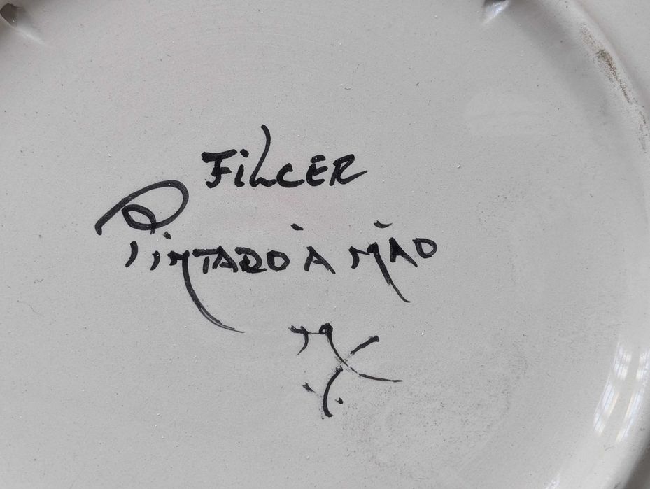 Prato de Cerâmica "Comandos" – Edição de Coleção (Pintado à Mão)