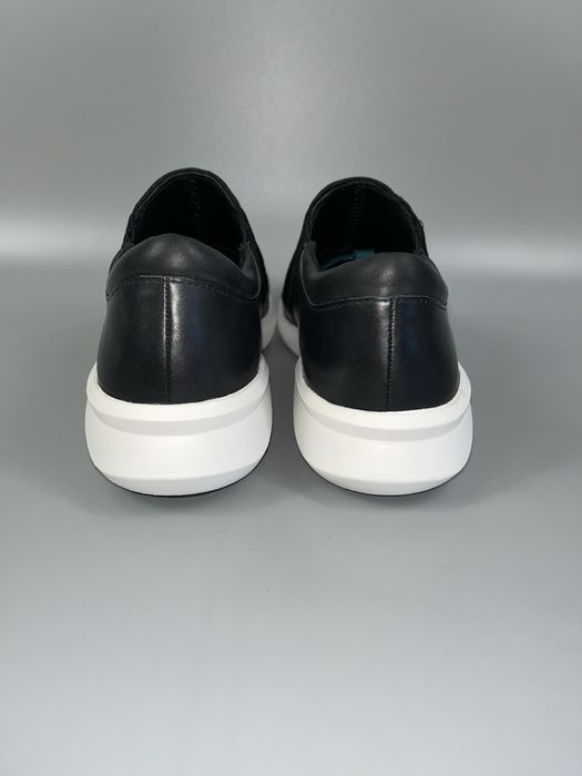 Кроссовки Clarks 41 размер (по стельке 26 см)