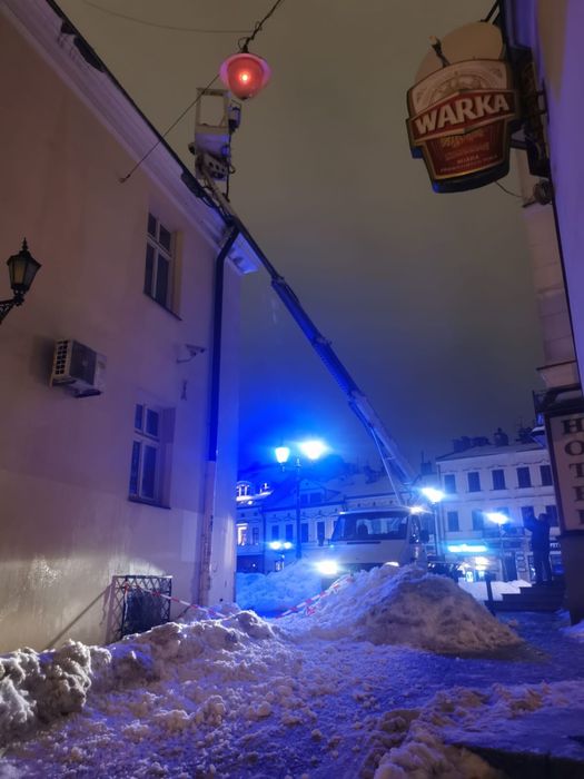 Malowanie hal , obiektow przemyslowych,szpachlowanie ,mycie paneli