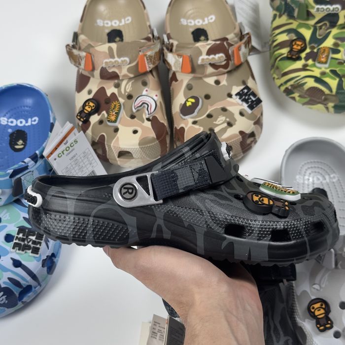 Тапки Crocs bape 36-45 крокс бейп тапочки джибітси в подарунок кроксы