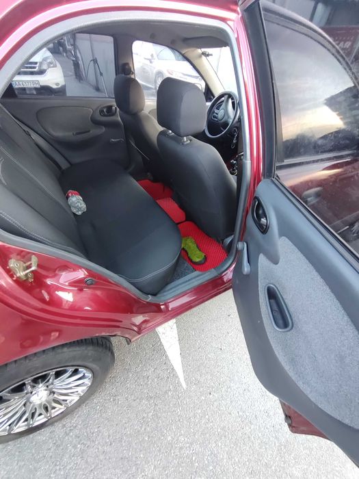 Автомобіль Daewoo lanos