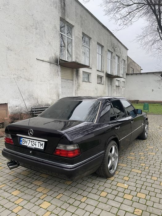Продам Mersedes E-Class w124