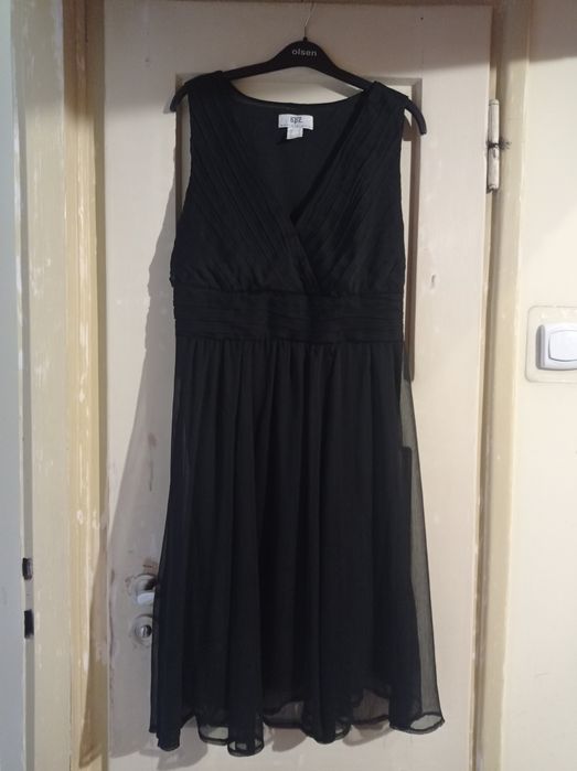 Sprzedam czarną sukienkę