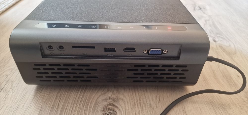 Projektor LCD ULTIMEA Magic 420 Pro czarny opis!