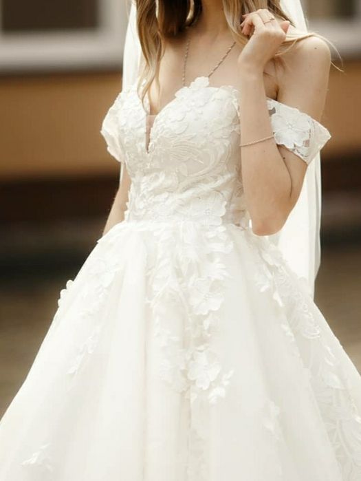 Весільна сукня плаття