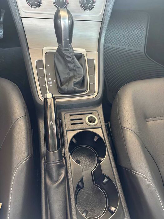 Volkswagen Golf      2015