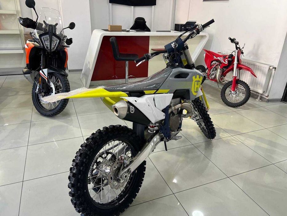 Кроссовий мотоцикл Husqvarna FC 350 2024