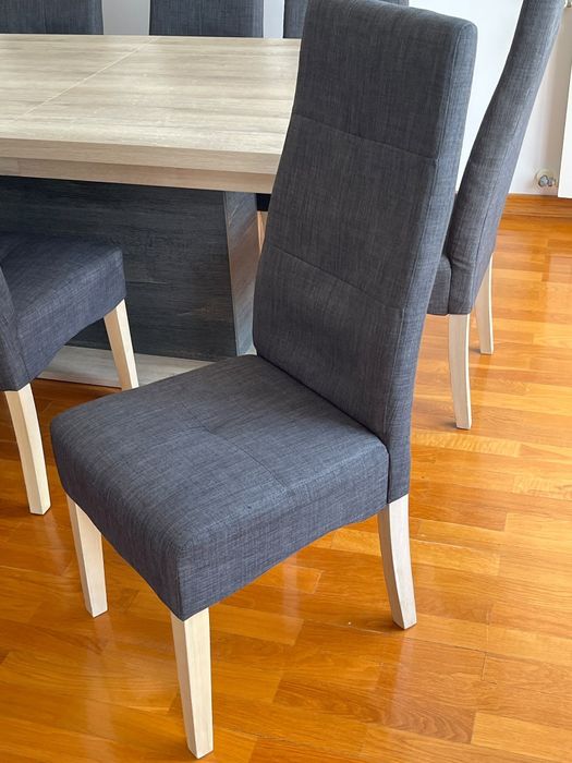 mesa com cadeiras