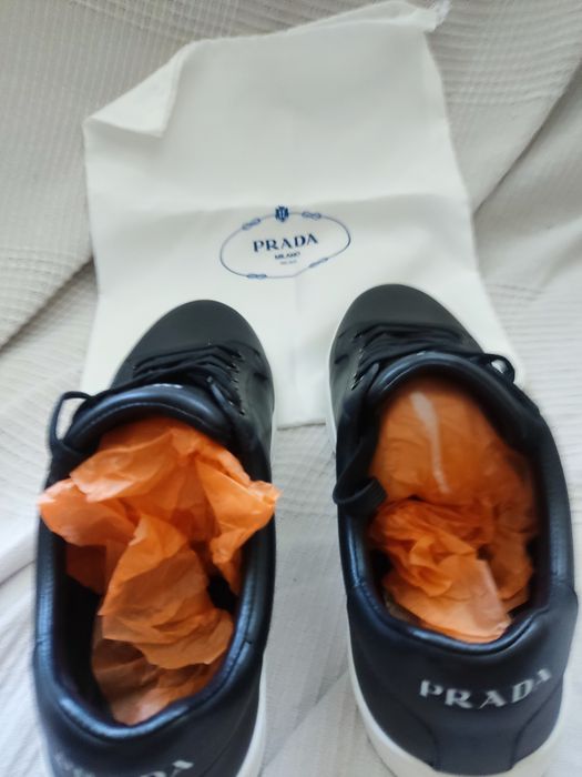чорні шкіряні кросівки (кеди) Prada