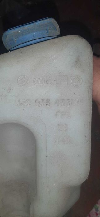 Продам Бачок стекло-омывателя