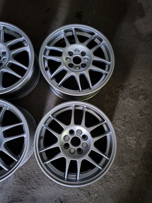 Jantes 15 4x100 OZ racing F1 originais Clio RS como novas 
7J
Largura : 7,5 J
