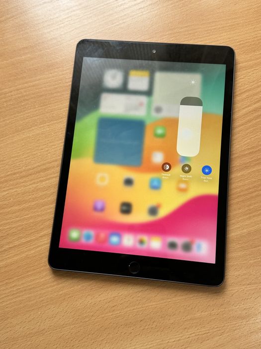 Ipad gen 7 10’2 32gb Space gray