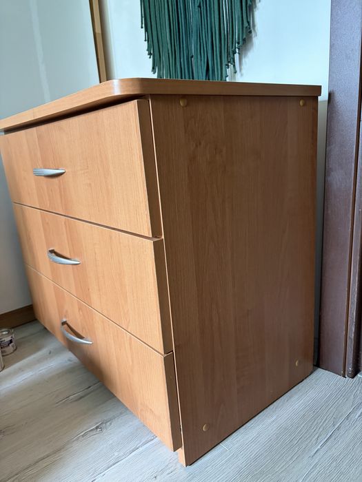 Komoda z trzema szufladami