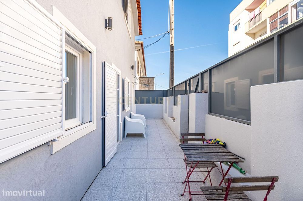 Moradia T3 + 1 | Escolas | Praias