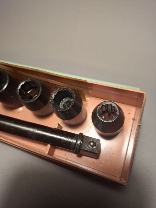 Zestaw kluczy nasadowe prl Nowe